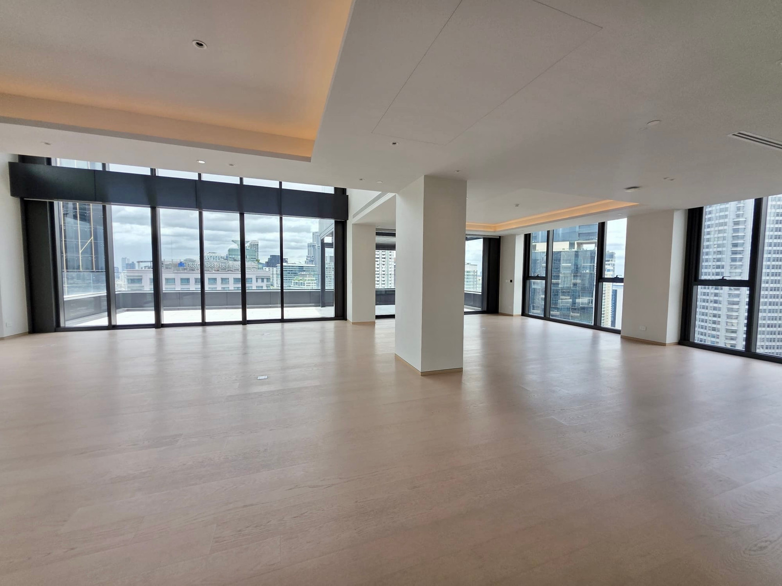 Scope Thonglor Duplex PH: 4bed 5bath + maid quarter 645.89sqm Fully Fitted 470,000,000 Am: 0656199198