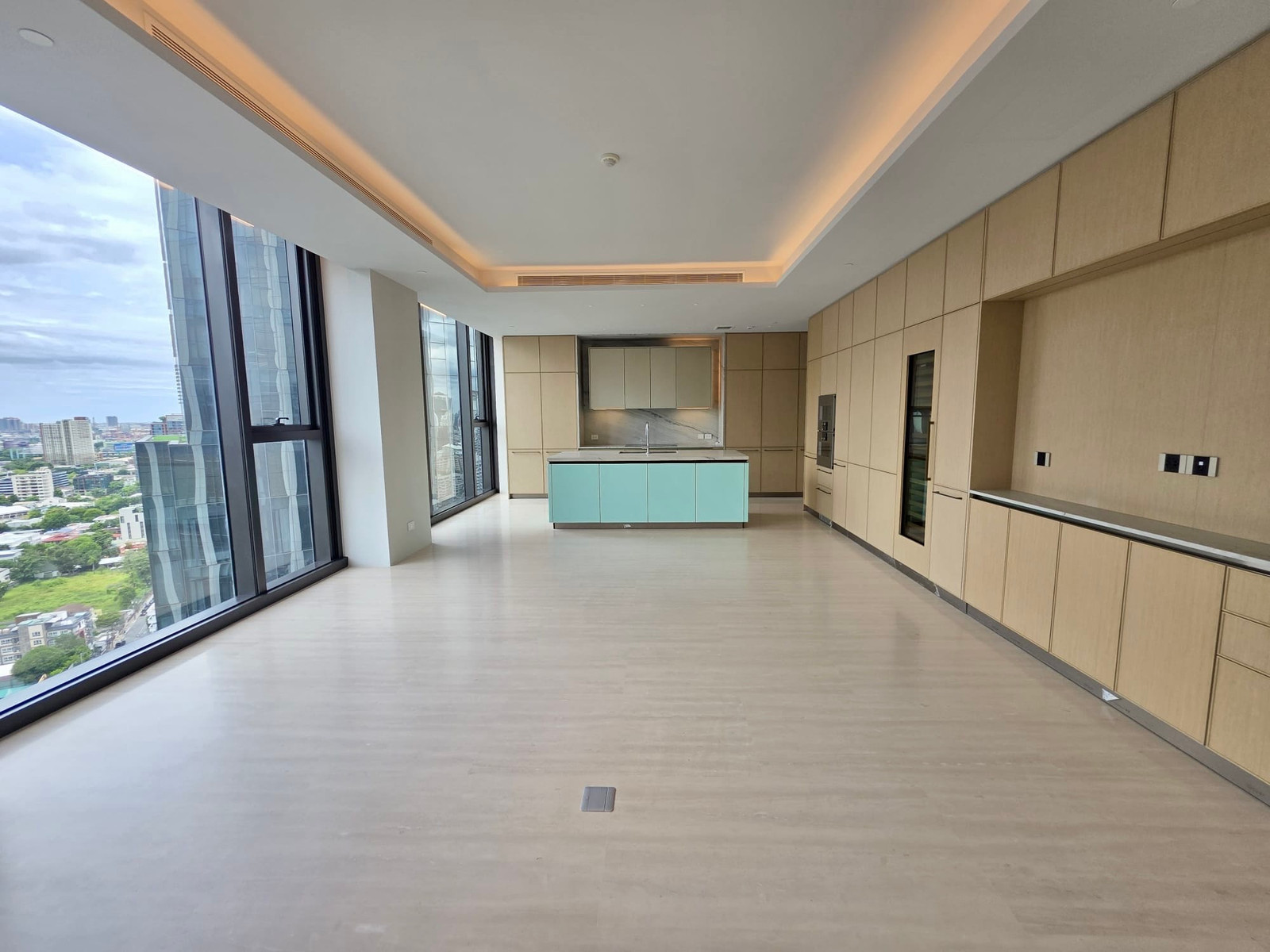 Scope Thonglor Duplex PH: 4bed 5bath + maid quarter 645.89sqm Fully Fitted 470,000,000 Am: 0656199198