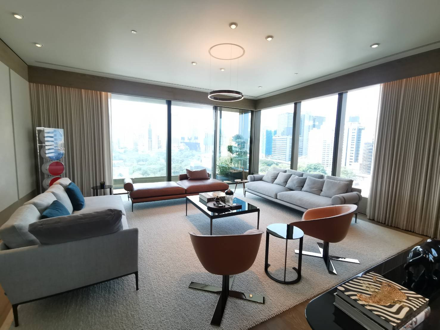 Nimit Langsuan: 4bed 4.5bath + Maid 330sqm. Lumpini View 225,000,000 Panoramic Lumpini View Am: 0656199198