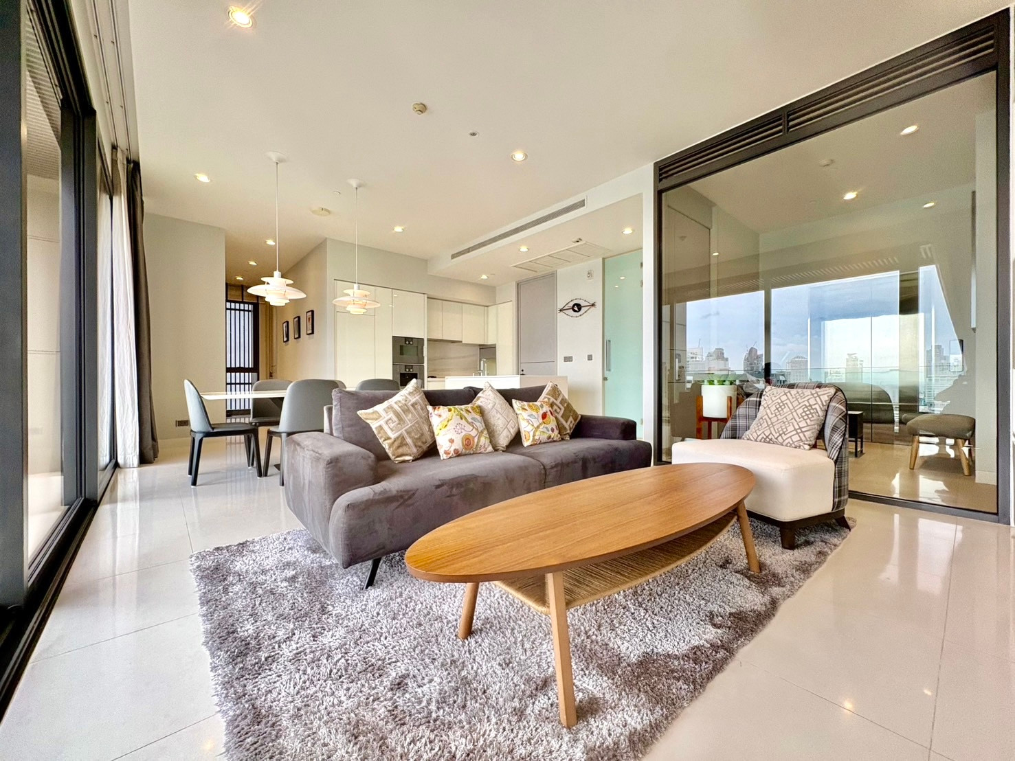 VITTORIO Sukhumvit 39 Sell/Rent: 2bed 3bath 137sqm Sell: 55,000,000 Rent: 160,000/mth. Am: 0656199198