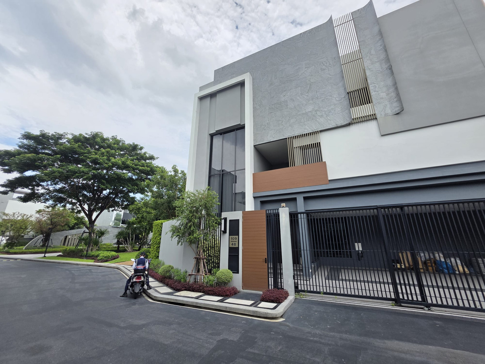 Bugaan Krungthep Kreetha size M: 90 sqwah 540 sqm. 4bed 5bath 65,000,000 Fully Furnished Am: 0656199198