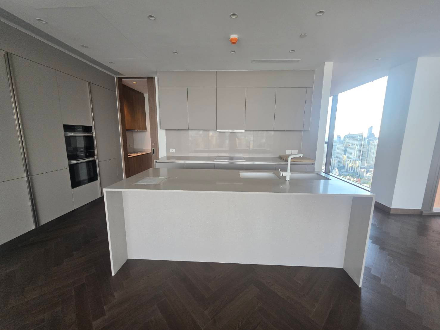 Dusit Residences: 3bed 3.5bath 228sqm 95,000,000 Panoramic lumpini view Am: 0656199198