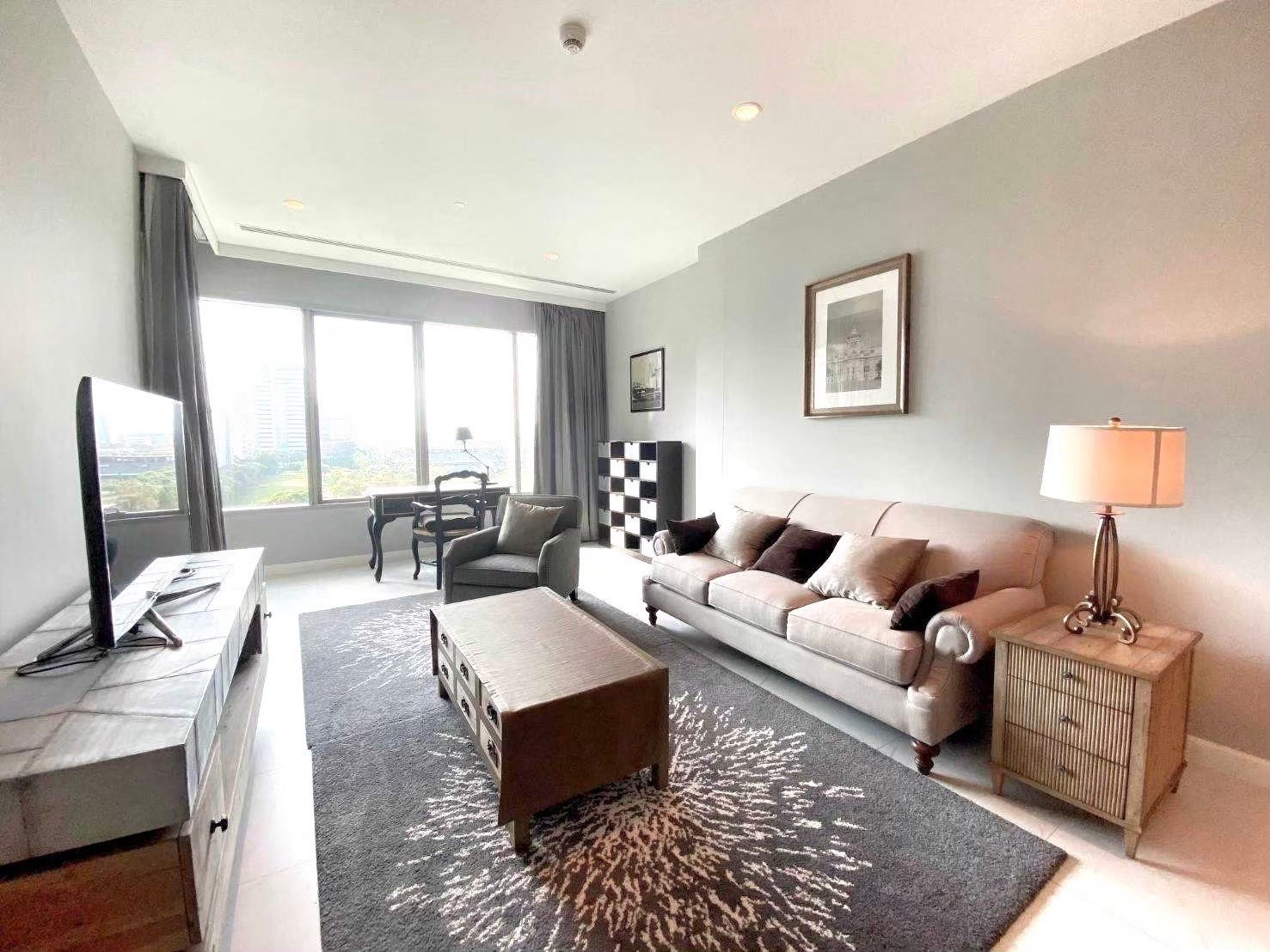 185 Rajadamri:  2bed 2bath 108sqm Sportclub view 46,000,000 Am: 0656199198